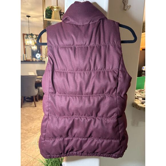 Old Navy Women’s Puff Vest Burgundy Wine Lined Small 4-8 - Picture 2 of 3